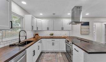 609 LIME St, Auburndale, FL 33823