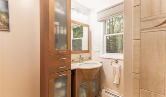 529 Shippeetown Rd, East Greenwich, RI 02818