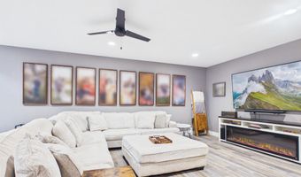 214 E Wapello St, Agency, IA 52530