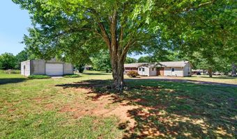 111 Highland Acres Dr, Boiling Springs, SC 29316