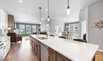 5668 N KESTREL Cir, Appleton, WI 54913