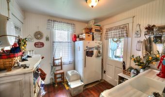 815 S 358th St, Avoca, NE 68307