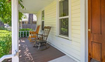 237 B St, Ashland, OR 97520