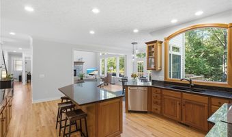 780 S Sussex Ct, Aurora, OH 44202