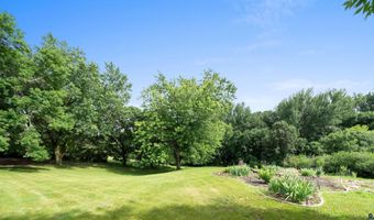 2908 N Oak Rd, Brandon, SD 57005