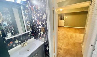 4816 DODSON Dr, Annandale, VA 22003