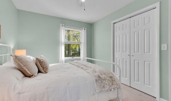 65 Serpentine Dr, Bayville, NJ 08721