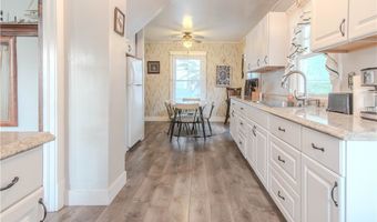 17 Crossmon St, Alexandria Bay, NY 13607
