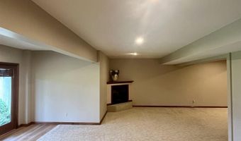3563 Franklin Dr, Auburn, IN 46706