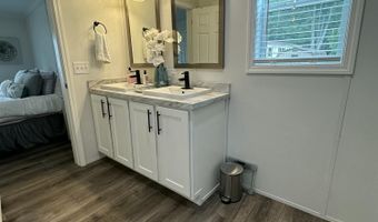 25 Park Ln, Arundel, ME 04046