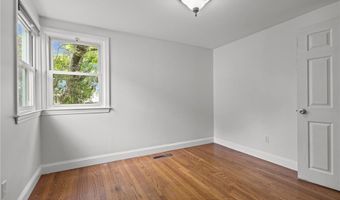 83 Bateman Ave, Cranston, RI 02920