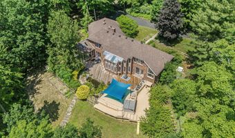 10011 E Rivershore Dr SE, Alto, MI 49302
