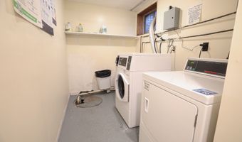 1 Camelot Dr Apt 2, Bloomfield, CT 06002