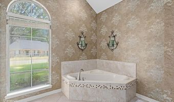 10037 Ferry Creek Dr, Shreveport, LA 71106