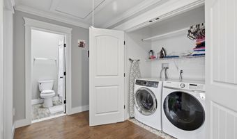 30 Berger Ave, Amityville, NY 11701