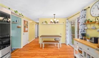 6 Linda Ct, Coventry, RI 02816