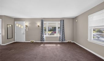 378 Hillwood Dr, Akron, OH 44320