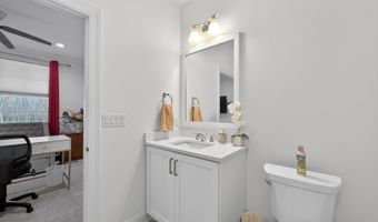 5 Brentwood Cir, Danbury, CT 06810