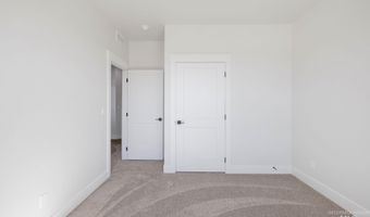 18 Ogden St, Cascade, ID 83611