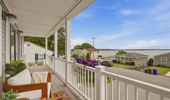 11 King Philip Ave, Bristol, RI 02809
