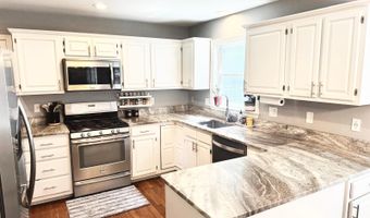 489 Hoyt St, Darien, CT 06820