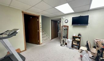 203 Emerald Meadows Dr, Arnolds Park, IA 51331