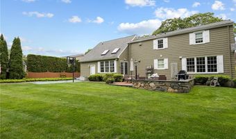152 Glen Hills Dr, Cranston, RI 02920