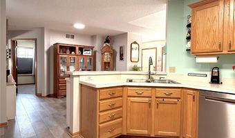 1907 Oak Tree Ln C, Austin, MN 55912