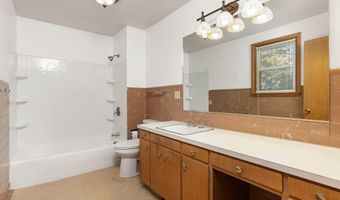 826 Duff Ave Ave, Ames, IA 50010