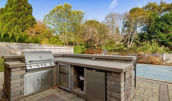 138 Carroll Ave, Newport, RI 02840