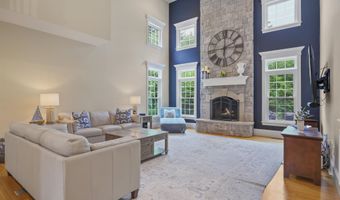 4 Chablis Ct, Bedford, NH 03110