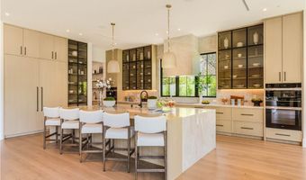 16711 Moorpark St, Encino, CA 91436