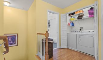 6 ELCO Ct, Bayonne, NJ 07002