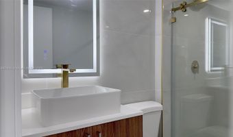 3301 N Country Club Dr 502, Aventura, FL 33180