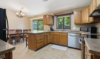2025 W HARVEST Dr, Appleton, WI 54914