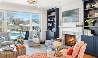 1048 Ocean Rd, Narragansett, RI 02882