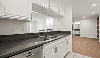 5334 Lindley Ave 125, Encino, CA 91316