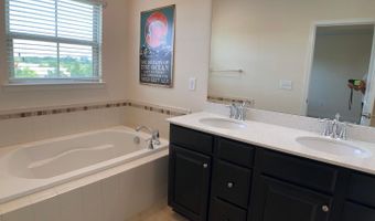 2122 Whitesmith Dr, Apex, NC 27502