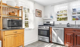 36 Kay St 5, Newport, RI 02840