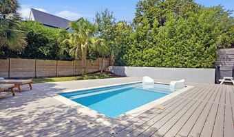 370 8TH St, Atlantic Beach, FL 32233