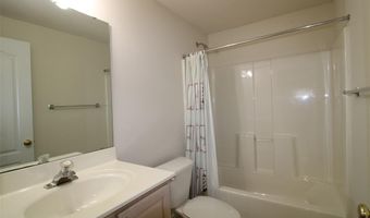320 Remington Way Dr, Ballwin, MO 63021