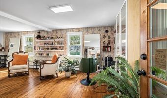 442 Dodge St, Block Island, RI 02807