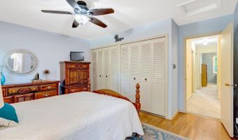 4203 KINGS MILL Ln, Annandale, VA 22003