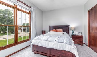 3302 Brook Holw, Asbury, IA 52002