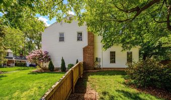 9220 BURNETTA Dr, Annandale, VA 22003