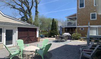 225 Pearl St, Beach Haven, NJ 08008