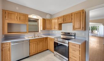 9405 Mackenzie Rd, Affton, MO 63123