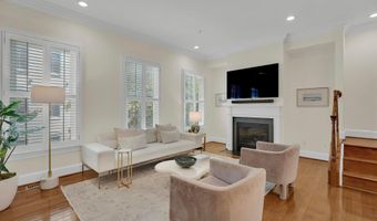 1818 POTOMAC GREENS Dr, Alexandria, VA 22314