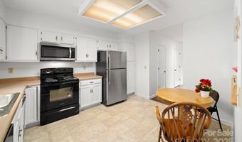 103 Pebble Creek Dr, Asheville, NC 28803