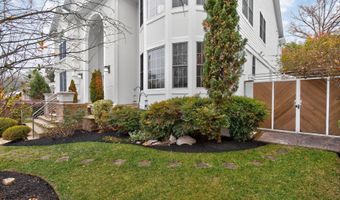 9715 SINGLETON Dr, Bethesda, MD 20817
